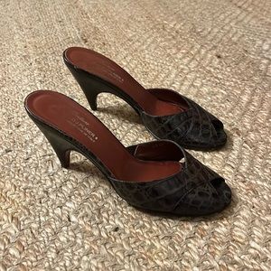 Donald J Pliner Brown Alligator Heels
